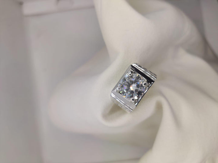 ARR-197: Authentic Moissanite Diamond Ring al-riaz jewellers