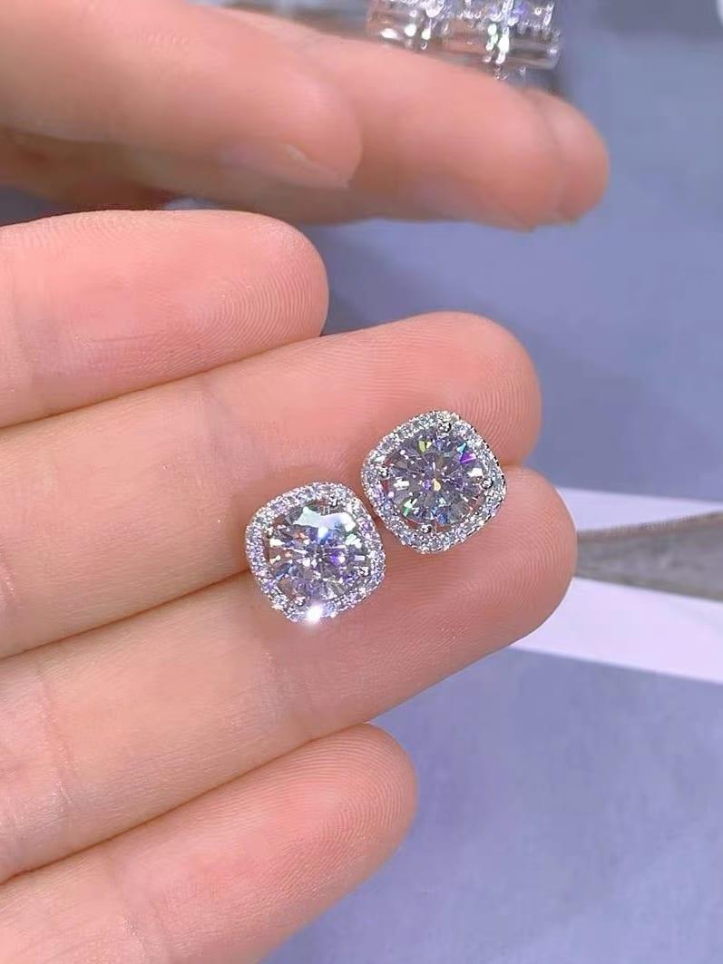 ARE-233 Moissanite White Minimalist Stud Earrings al-riaz jewellers